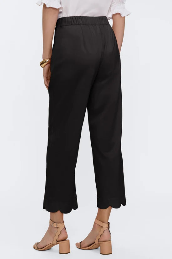 Elaine Scallop Hem Capri, Black